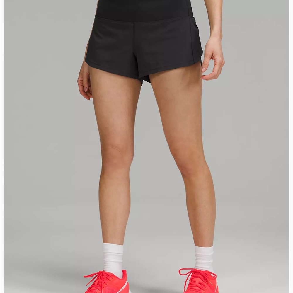Lululemon Speed Up Low Rise Lined Shorts 2.5” size 6